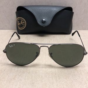Ray-Ban RB3025 POLARIZED Classic Aviators Gunmetal Frame/Green Lens with Case